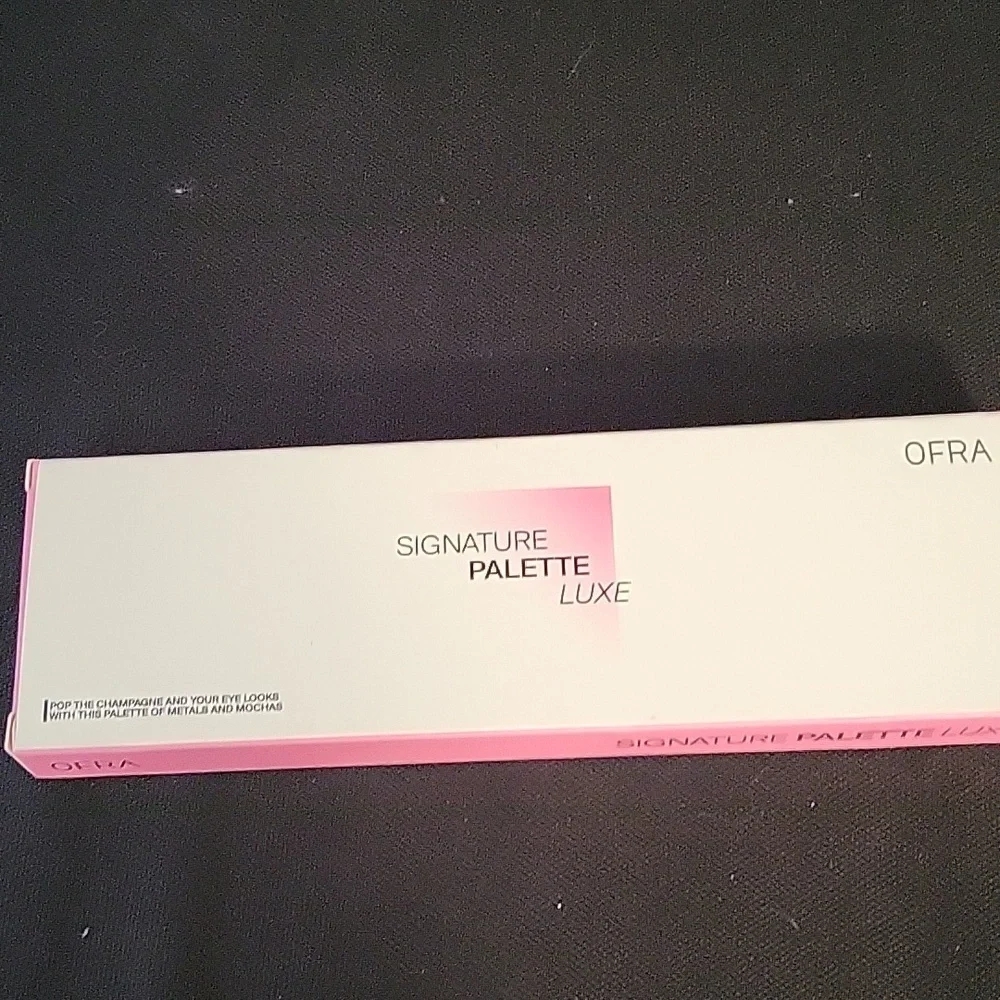Afraid eyeshadow pallet